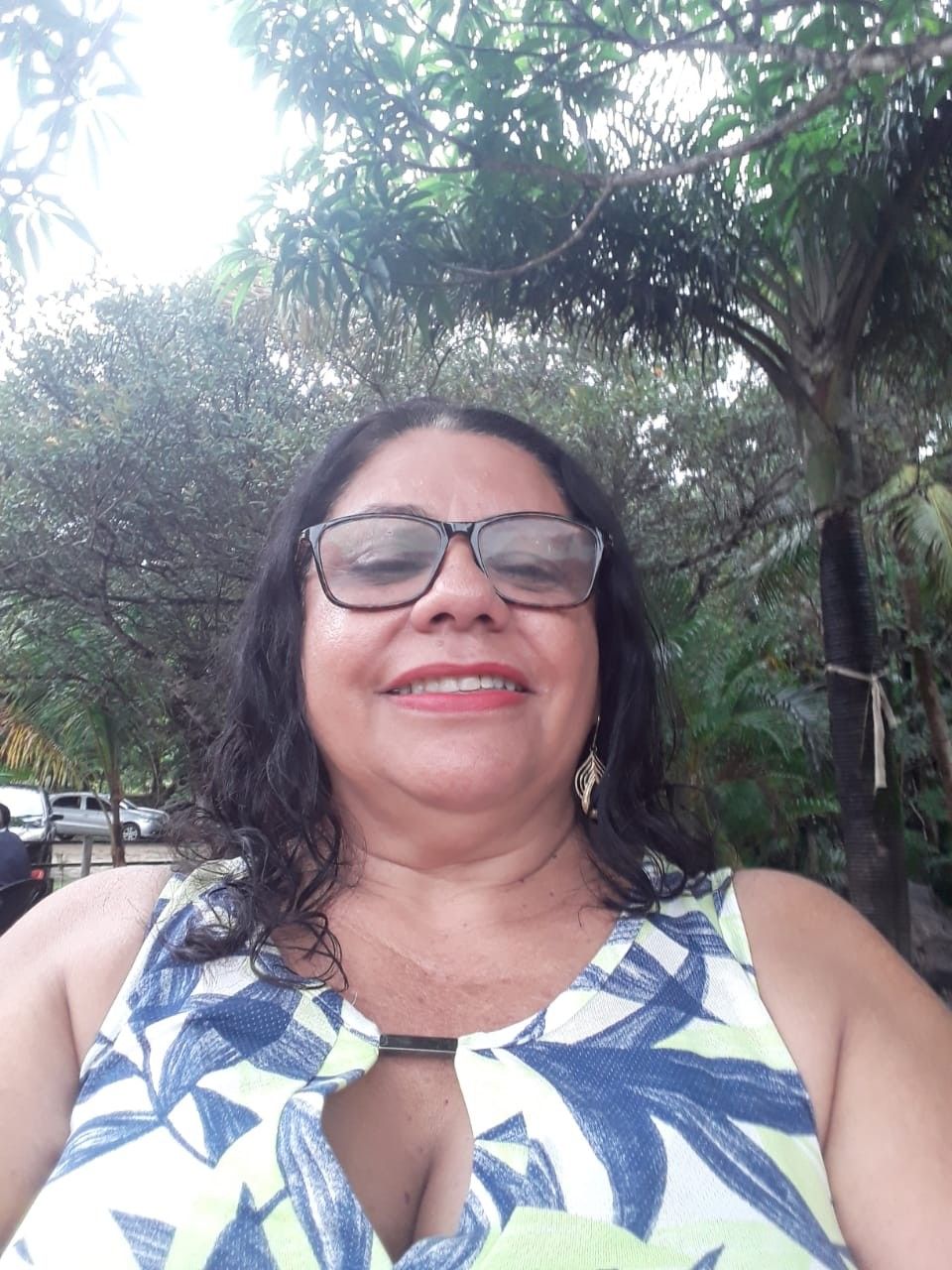 Freezer e Geladeira Portátil EOS 20L Dupla Ação Quadrivolt com Compressor – Funciona em Tomadas e Veículos, Refrigeração até -20°C, Display Digital, Modo ECO, Iluminação LED, Memória de Configuração e Proteção de Bateria - Funciona em casa ou no carro Cam