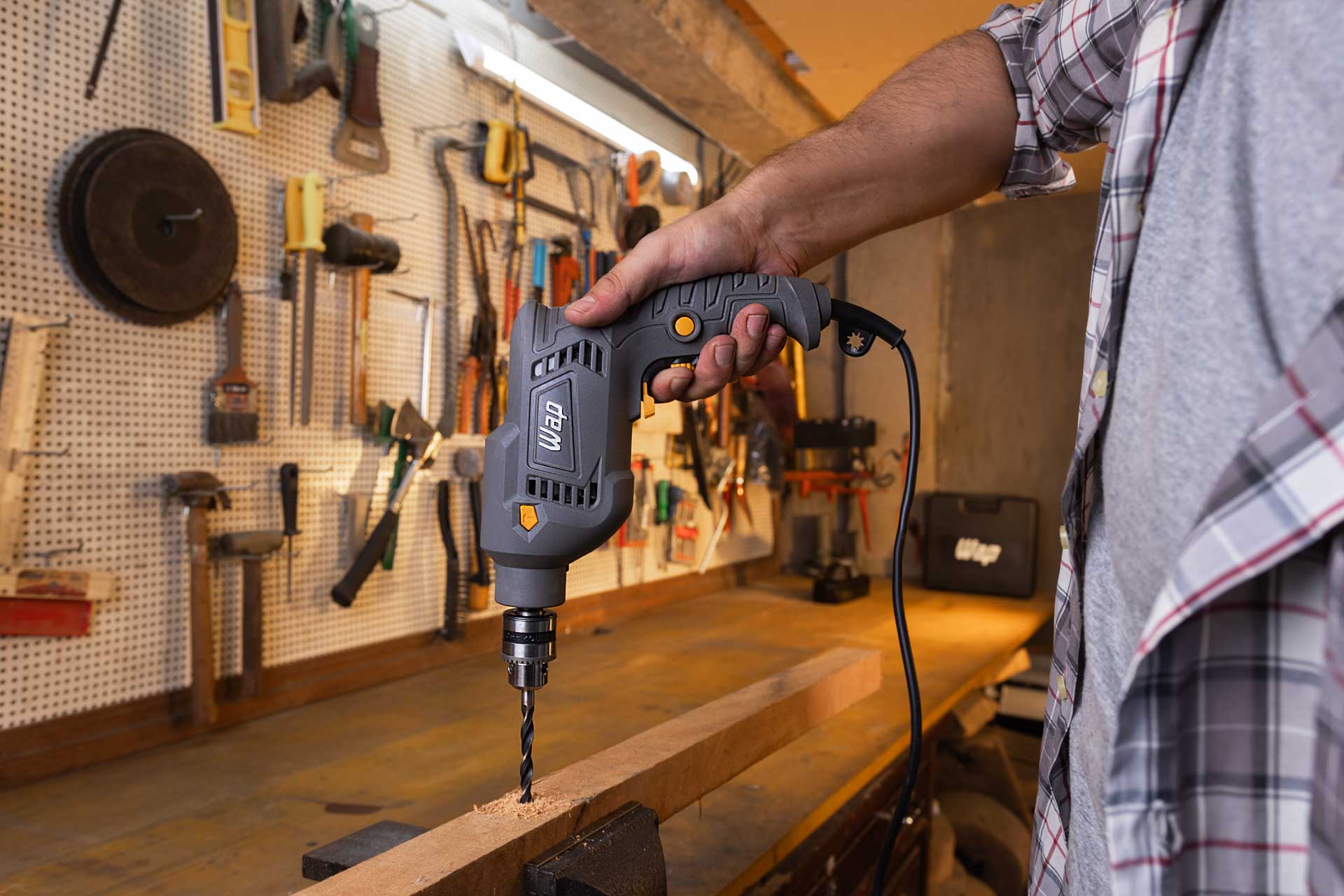 Furadeira Parafusadeira de Impacto Wap 3/8" Wf 700fe 700W